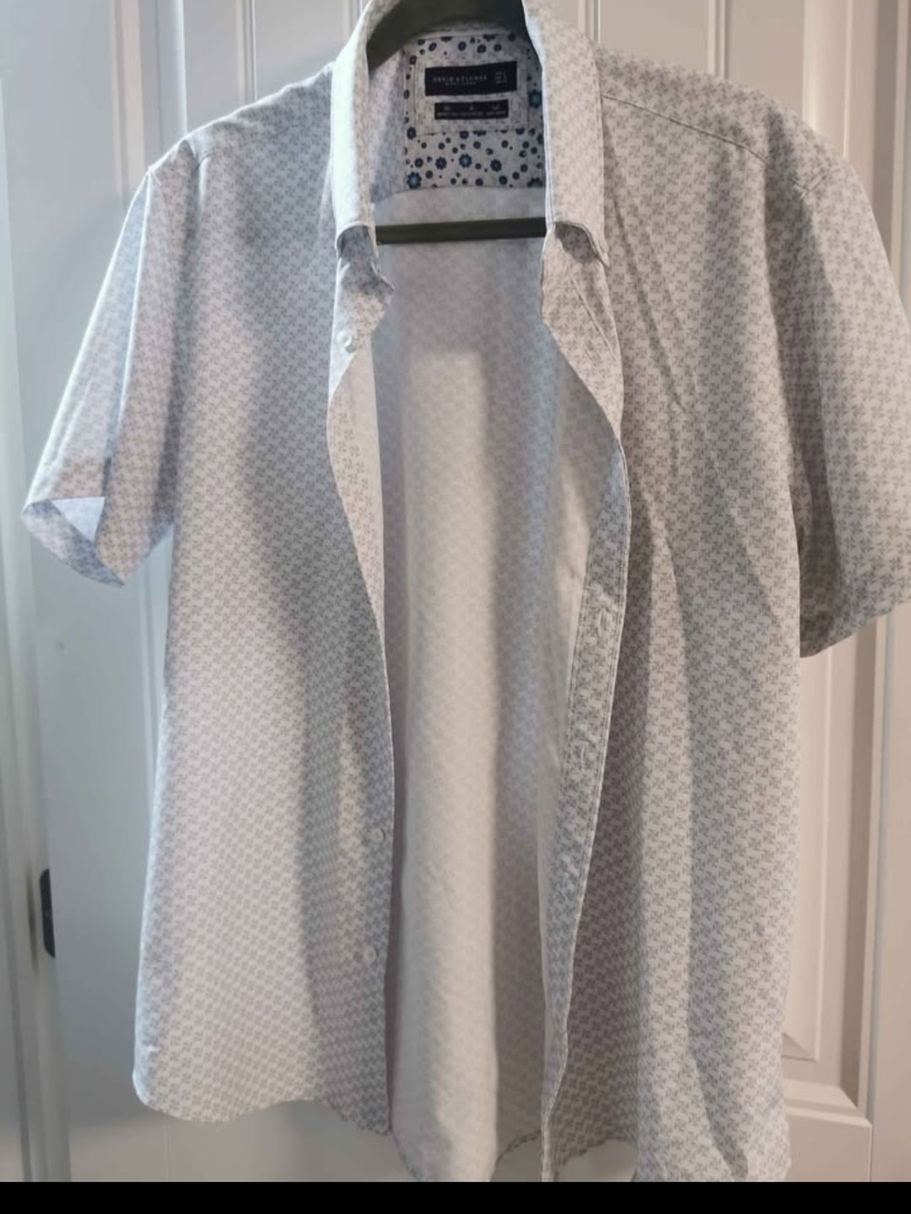 Denim & Flower Men's White Button-Up Shirt with Blue Floral Print